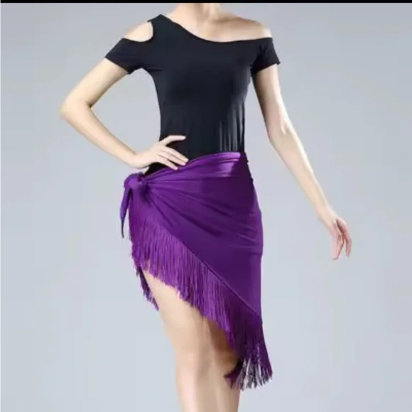 Black and Red Fringe Skirt - Picture 2 of 3